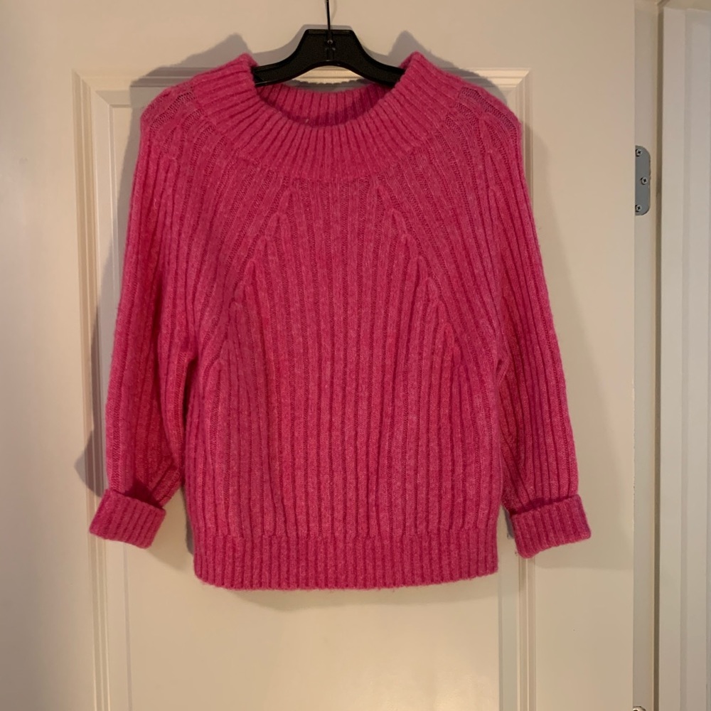 Crop top hot pink sweater